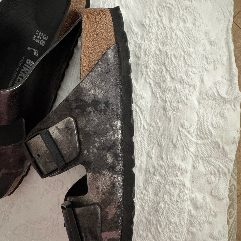 NWOT Birkenstock Black & Silver Leather Metallic Sandals, Size 38. Narrow. - Picture 2 of 6